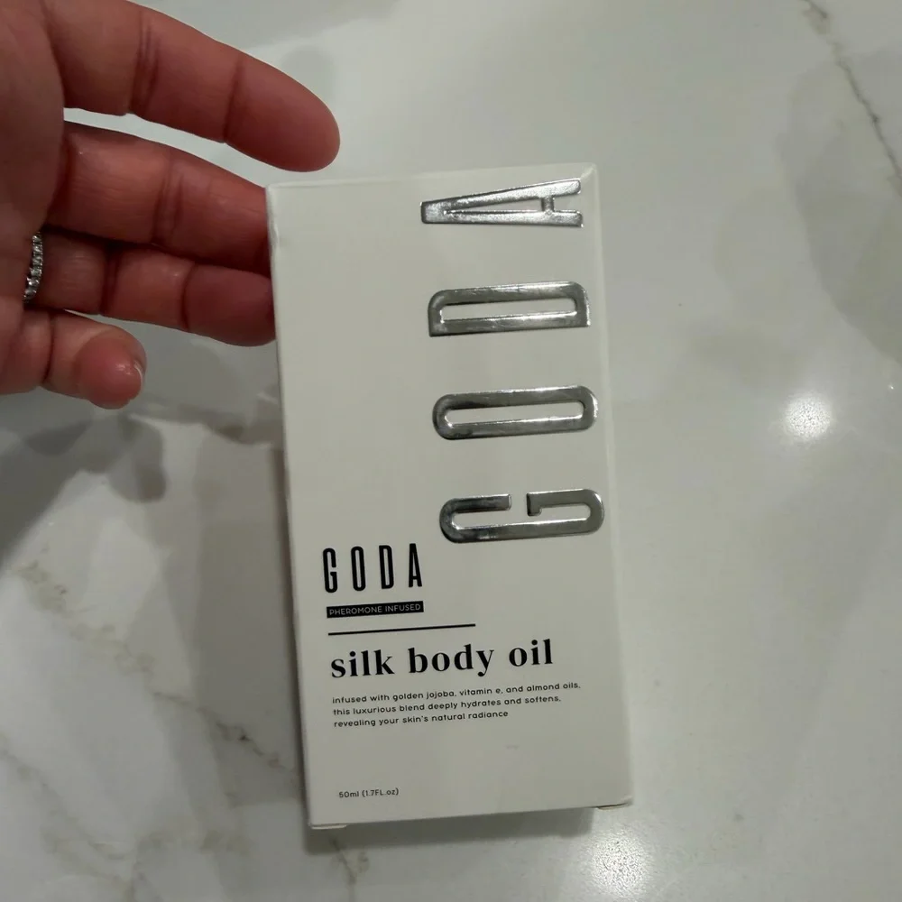 Goda Silk Body Oil NEW! - Picture 3 of 4
